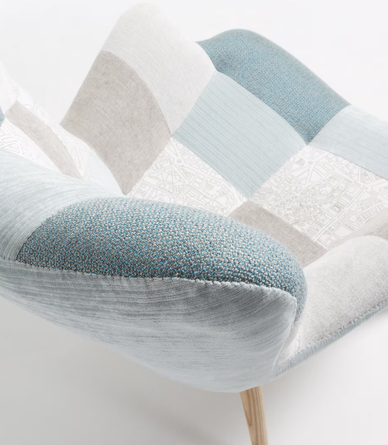 Poltrona patchwork Kody blu e gambe in faggio massiccio - immagine 3
